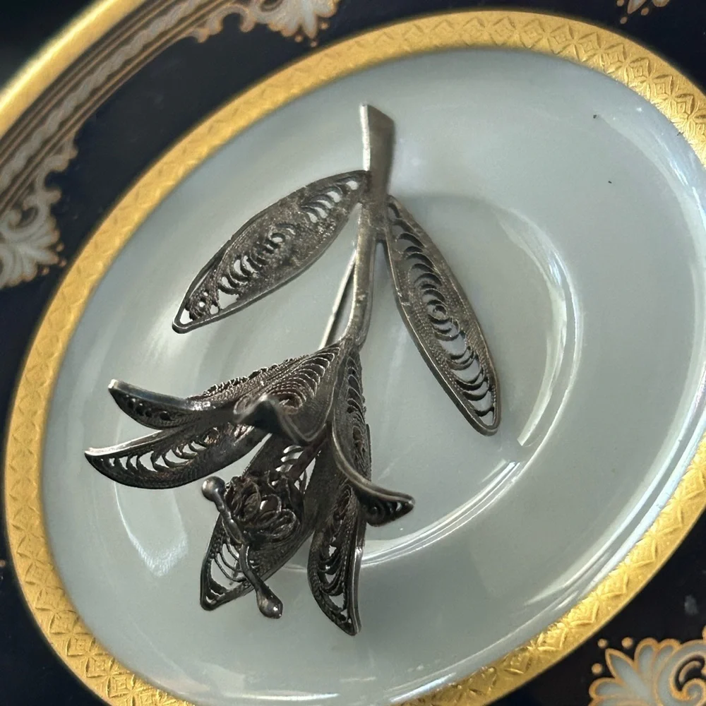 Vintage Spun Silver Filigree Flower Brooch